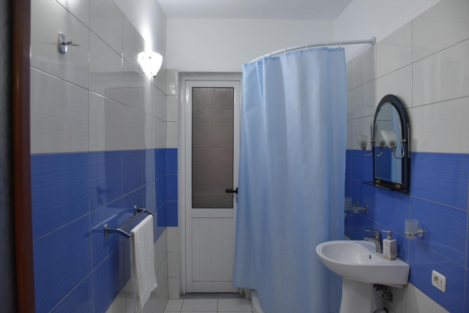 Leo Apartment Përmet エクステリア 写真