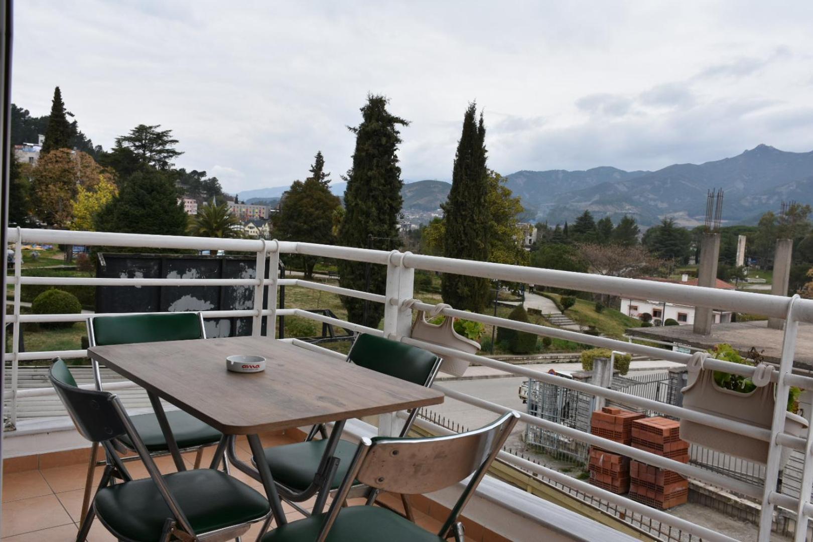 Leo Apartment Përmet エクステリア 写真